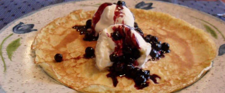 Post image for Pandekager med vaniljeis og blåbær